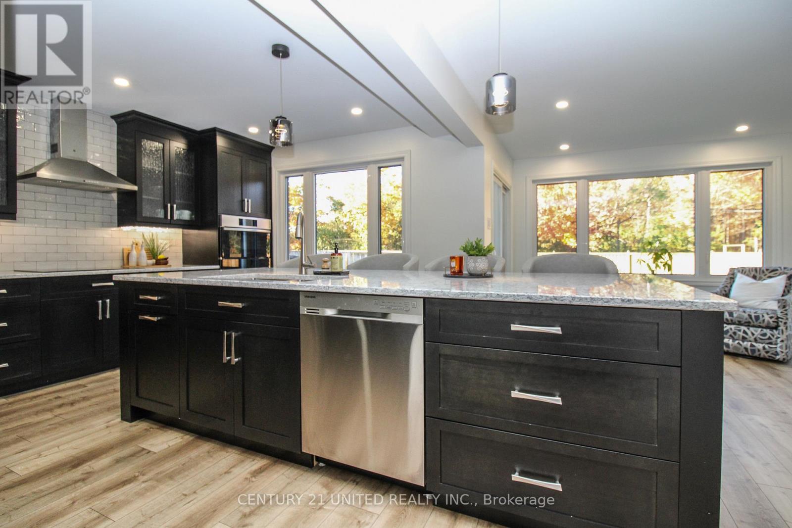 220 Ridgewood Road, Peterborough (Monaghan Ward 2), Ontario  K9J 8A3 - Photo 15 - X12485518