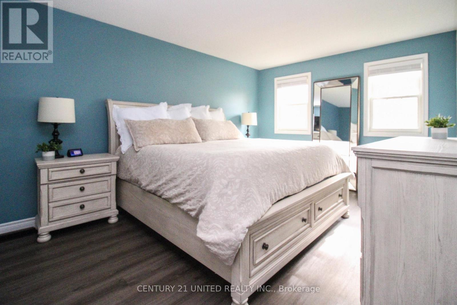 220 Ridgewood Road, Peterborough (Monaghan Ward 2), Ontario  K9J 8A3 - Photo 23 - X12485518