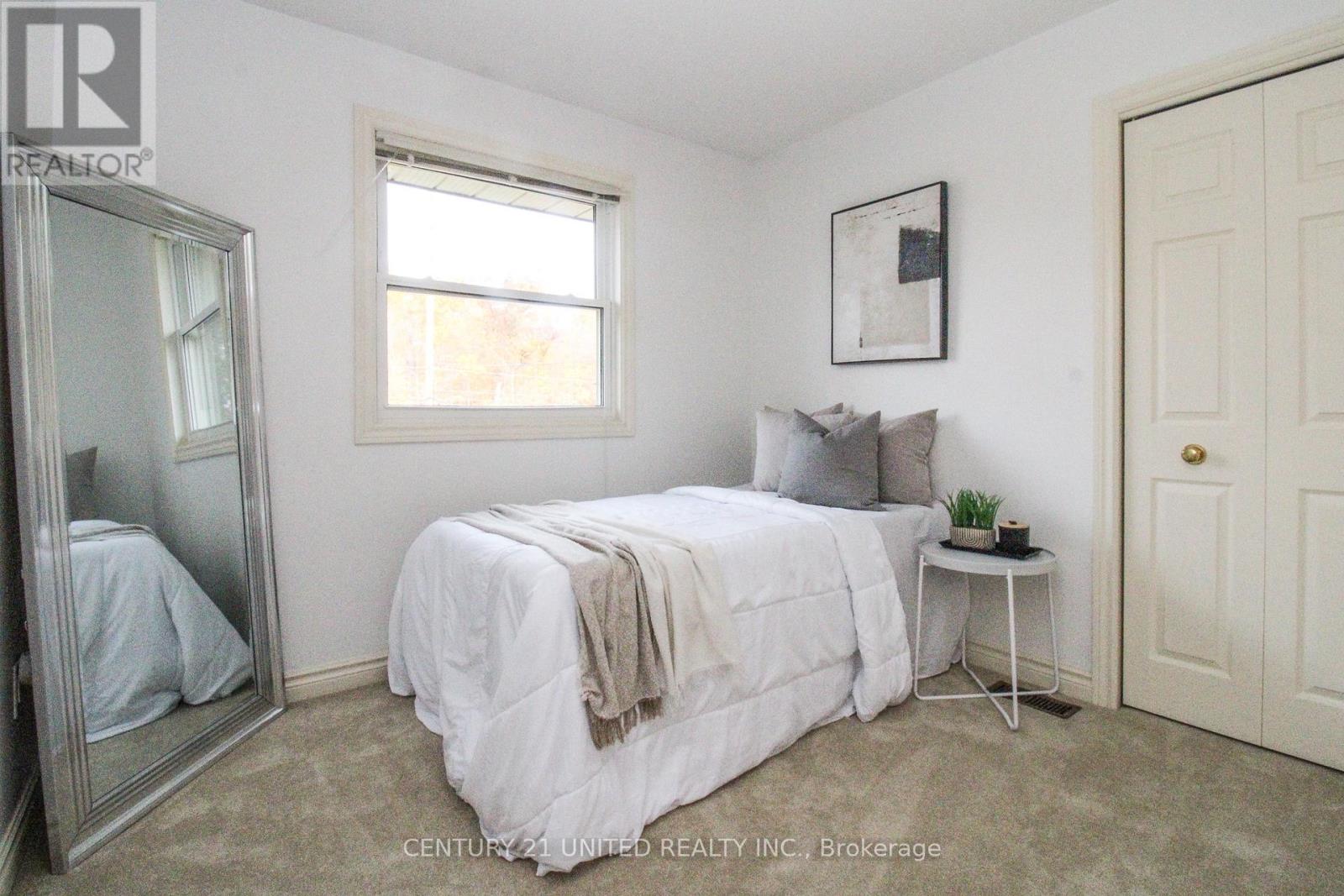 220 Ridgewood Road, Peterborough (Monaghan Ward 2), Ontario  K9J 8A3 - Photo 26 - X12485518