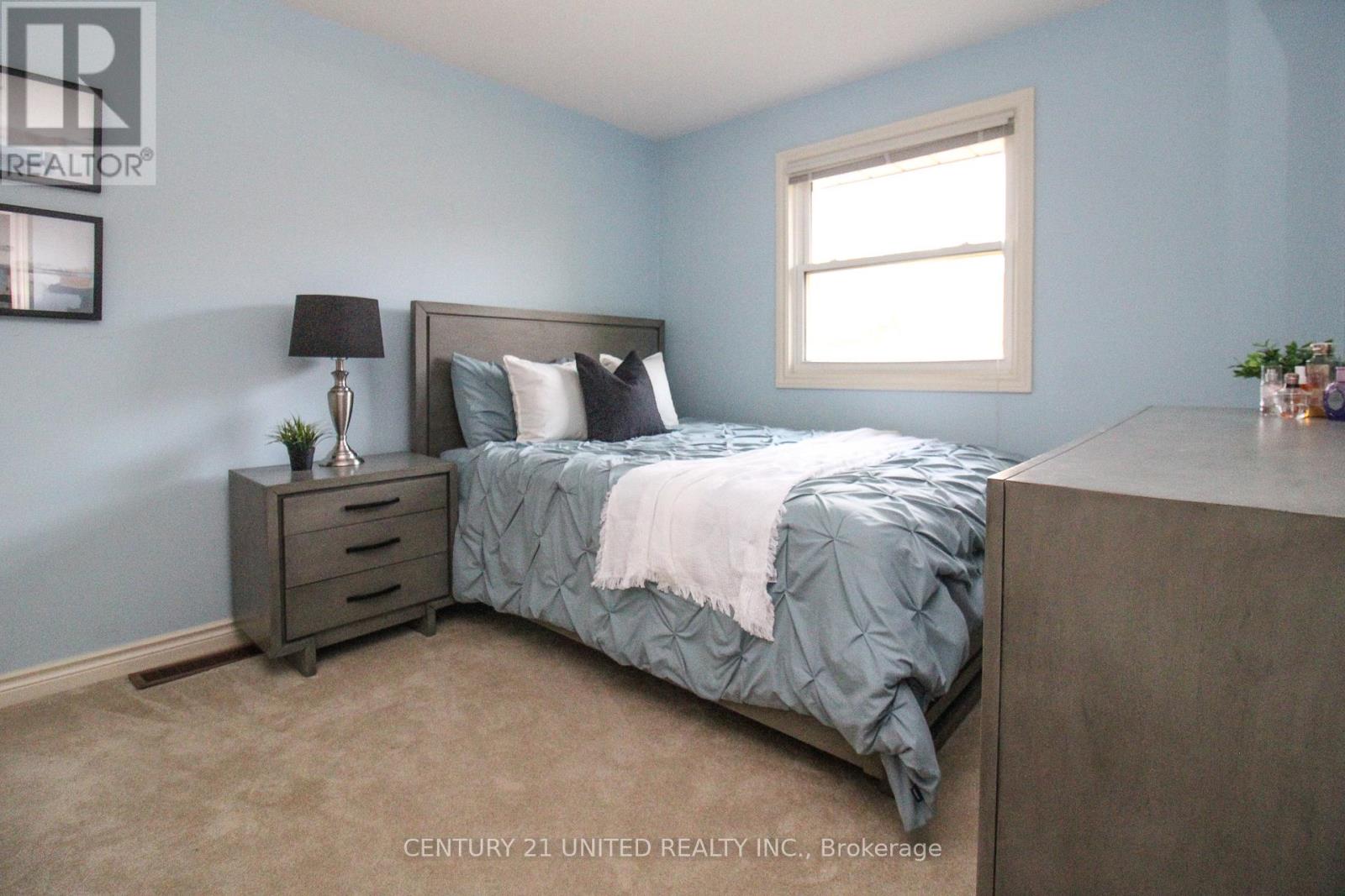 220 Ridgewood Road, Peterborough (Monaghan Ward 2), Ontario  K9J 8A3 - Photo 27 - X12485518