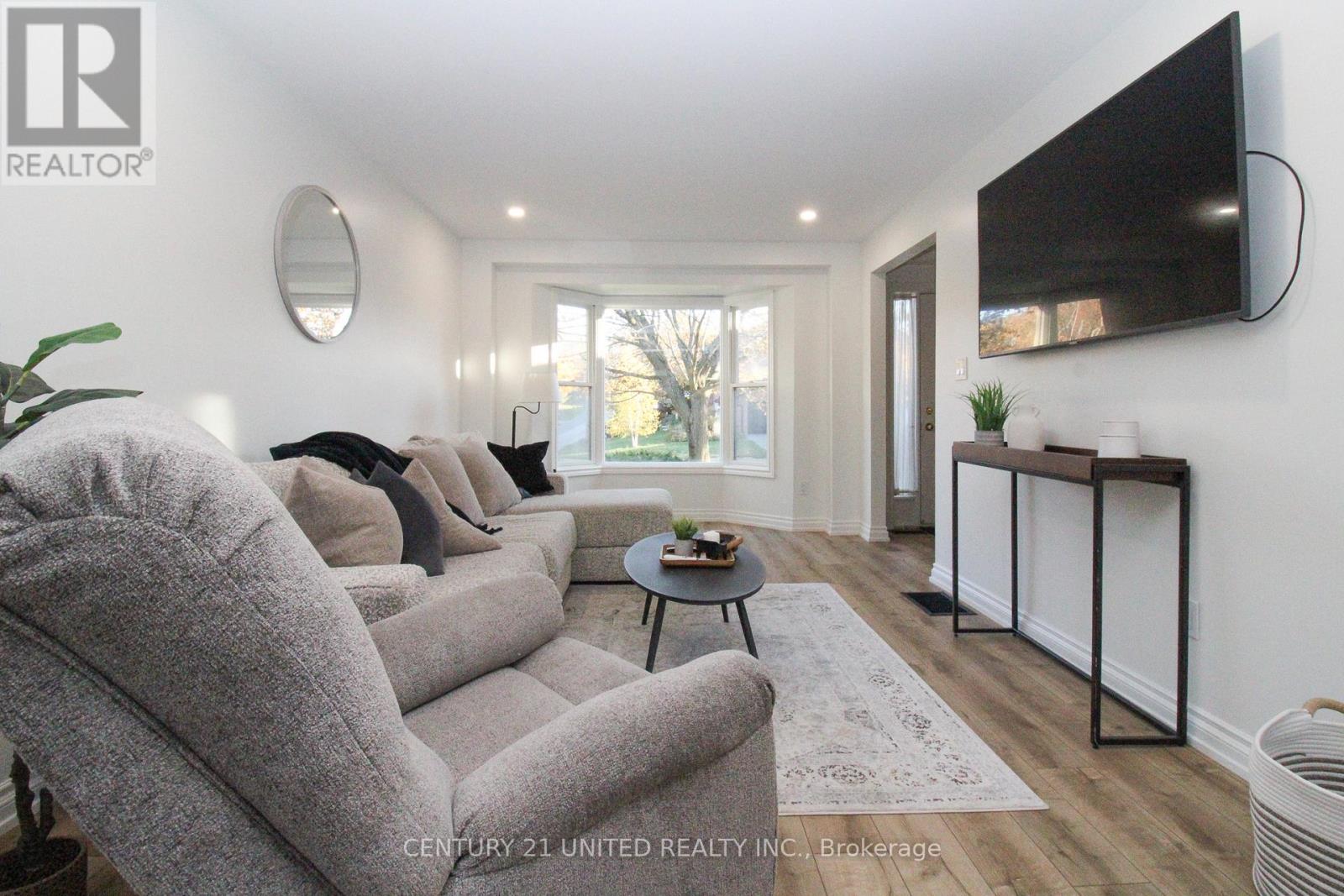 220 Ridgewood Road, Peterborough (Monaghan Ward 2), Ontario  K9J 8A3 - Photo 9 - X12485518