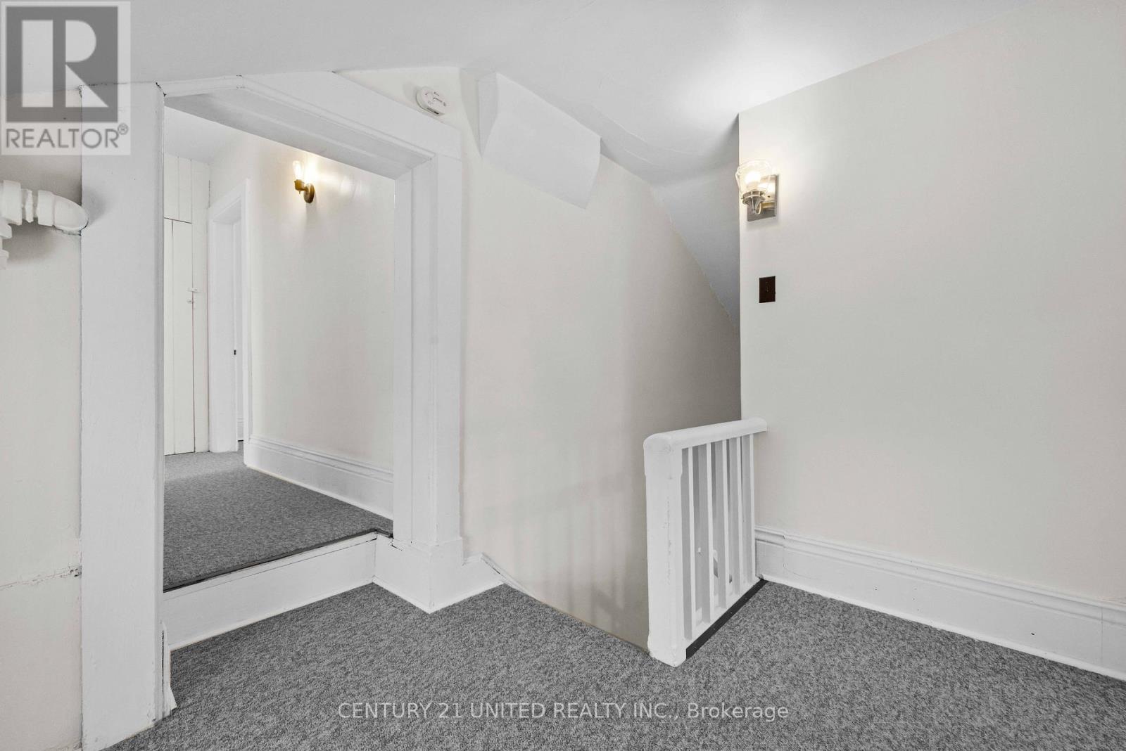 234 Antrim Street, Peterborough (Town Ward 3), Ontario  K9H 3G4 - Photo 11 - X12486228