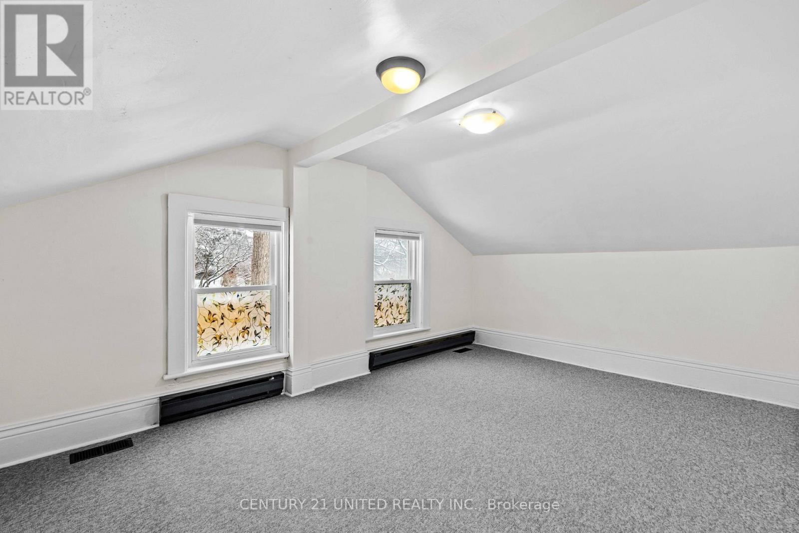 234 Antrim Street, Peterborough (Town Ward 3), Ontario  K9H 3G4 - Photo 12 - X12486228