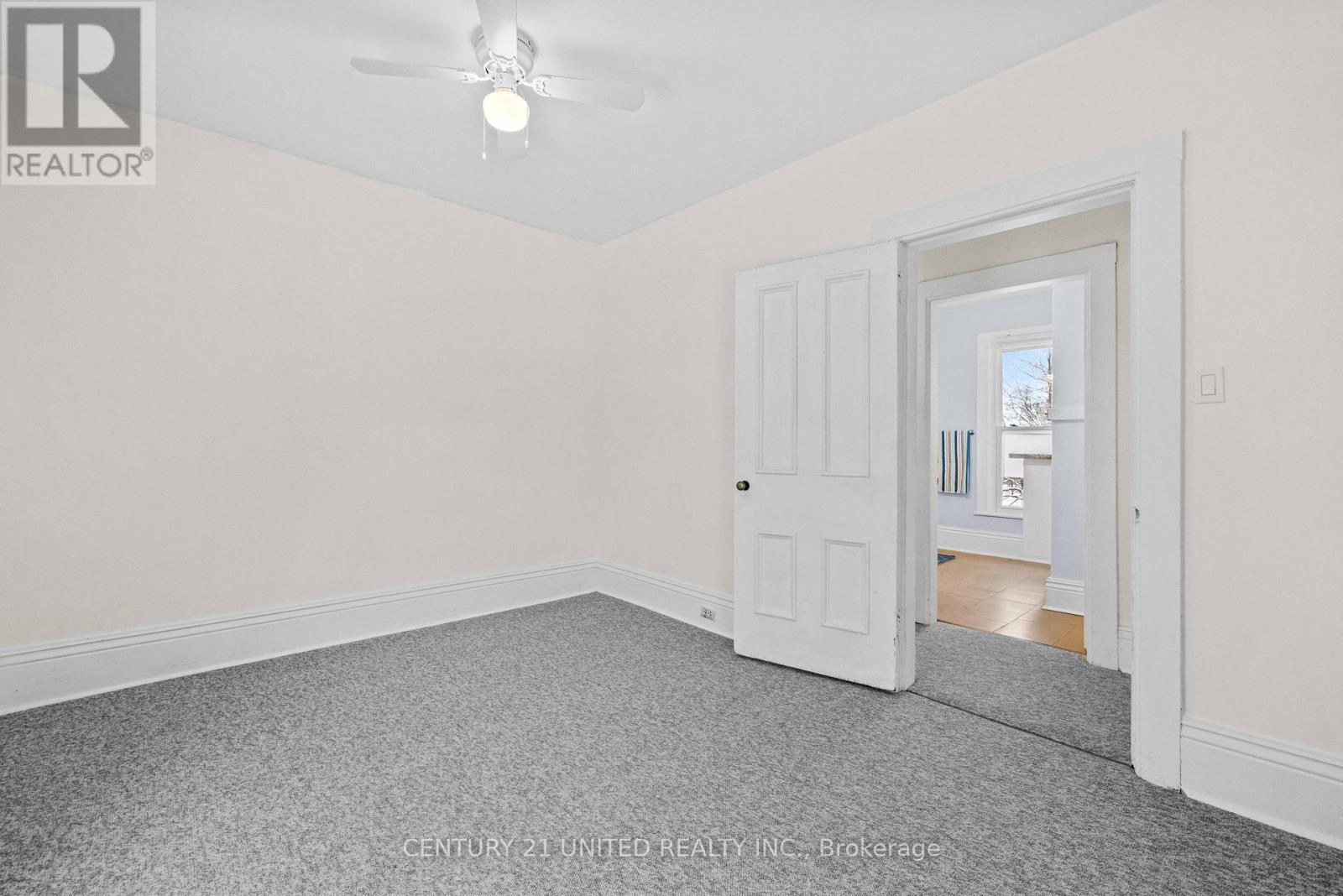 234 Antrim Street, Peterborough (Town Ward 3), Ontario  K9H 3G4 - Photo 15 - X12486228