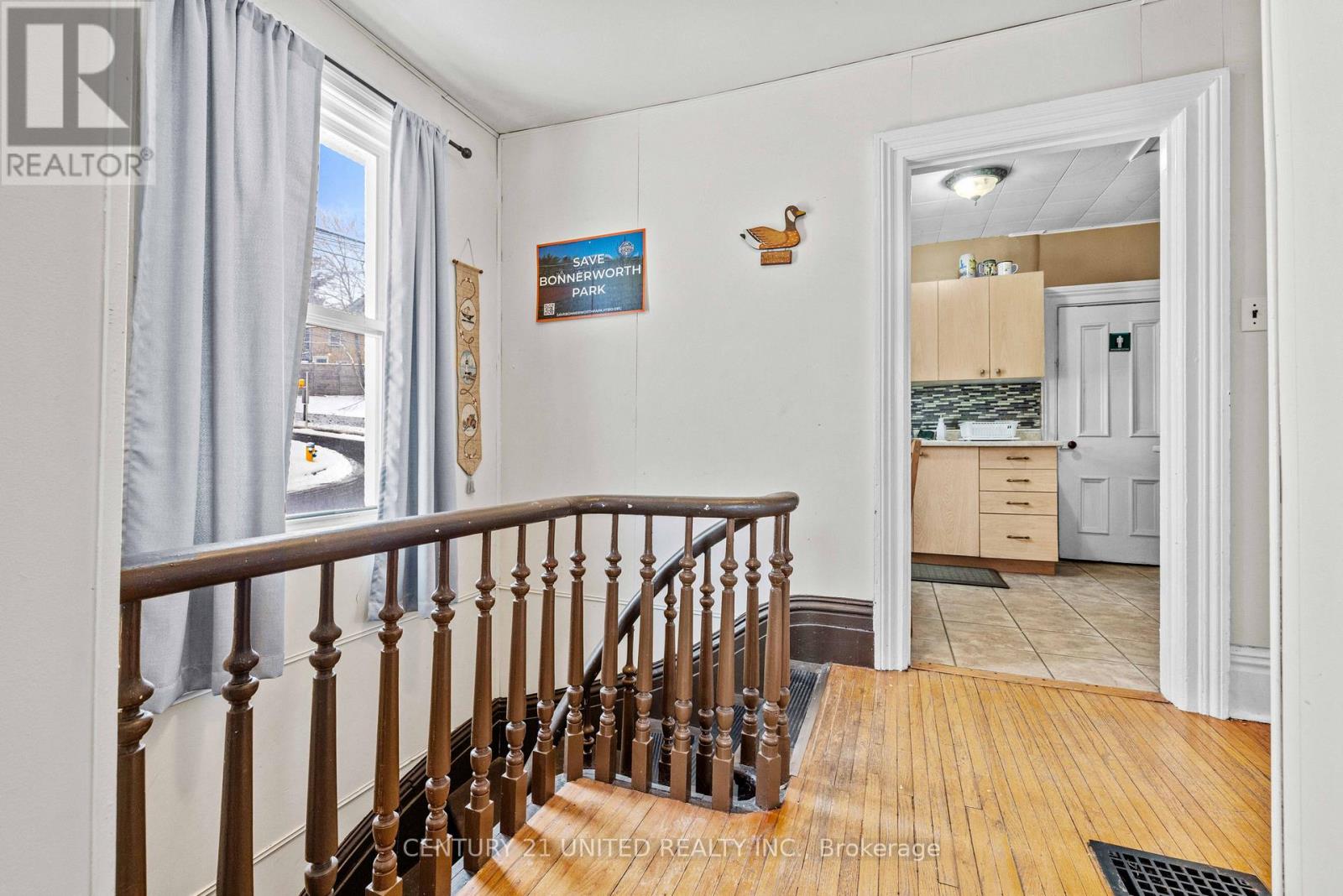 234 Antrim Street, Peterborough (Town Ward 3), Ontario  K9H 3G4 - Photo 24 - X12486228