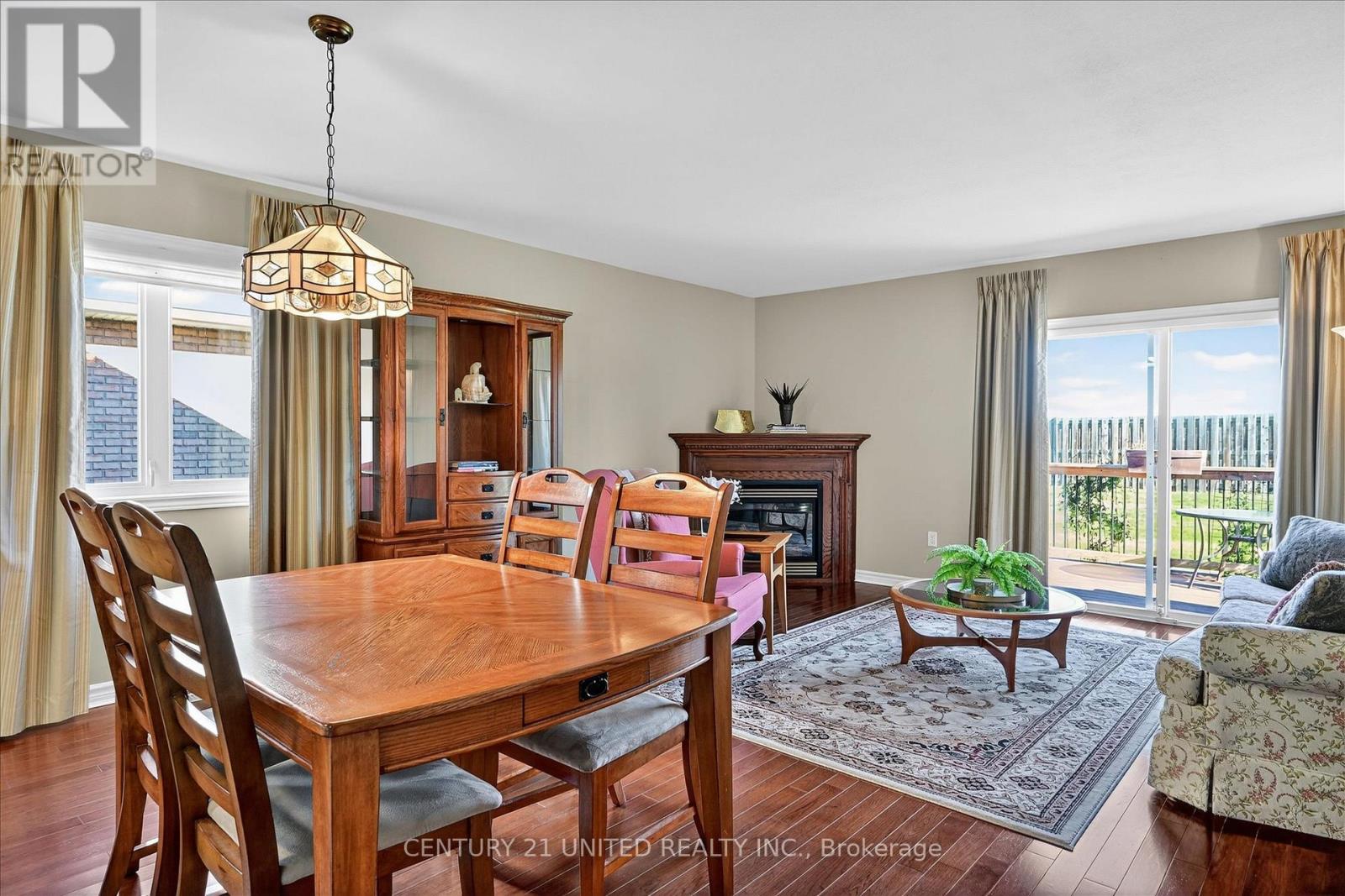 6 Village Crescent, Peterborough (Otonabee Ward 1), Ontario  K9J 8S7 - Photo 11 - X12486284