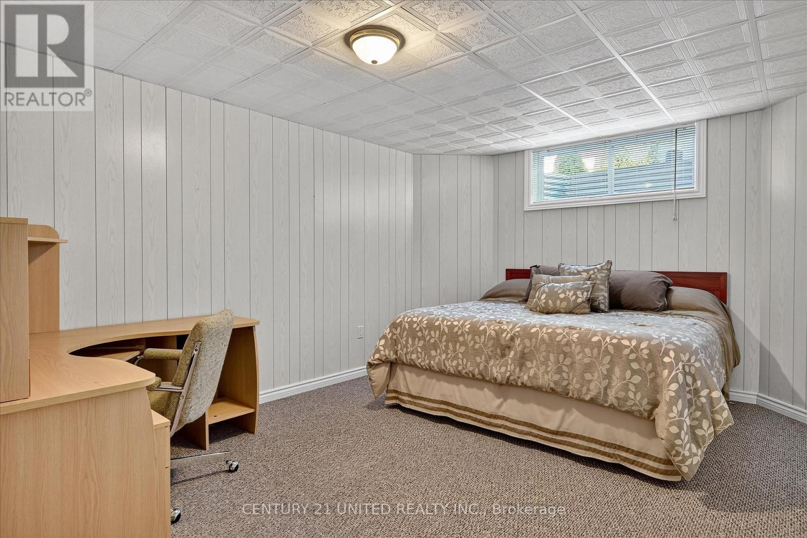 6 Village Crescent, Peterborough (Otonabee Ward 1), Ontario  K9J 8S7 - Photo 23 - X12486284