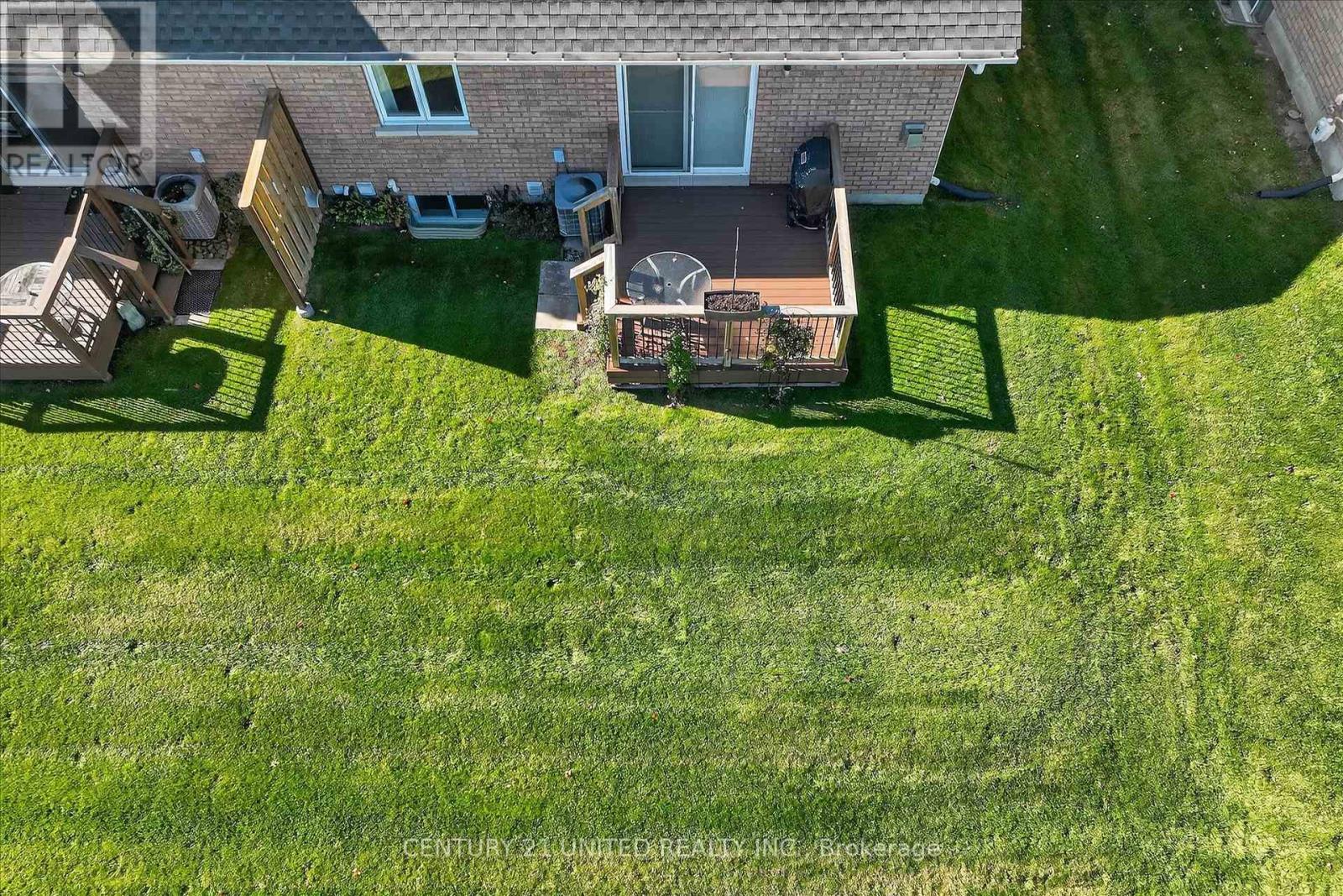 6 Village Crescent, Peterborough (Otonabee Ward 1), Ontario  K9J 8S7 - Photo 27 - X12486284