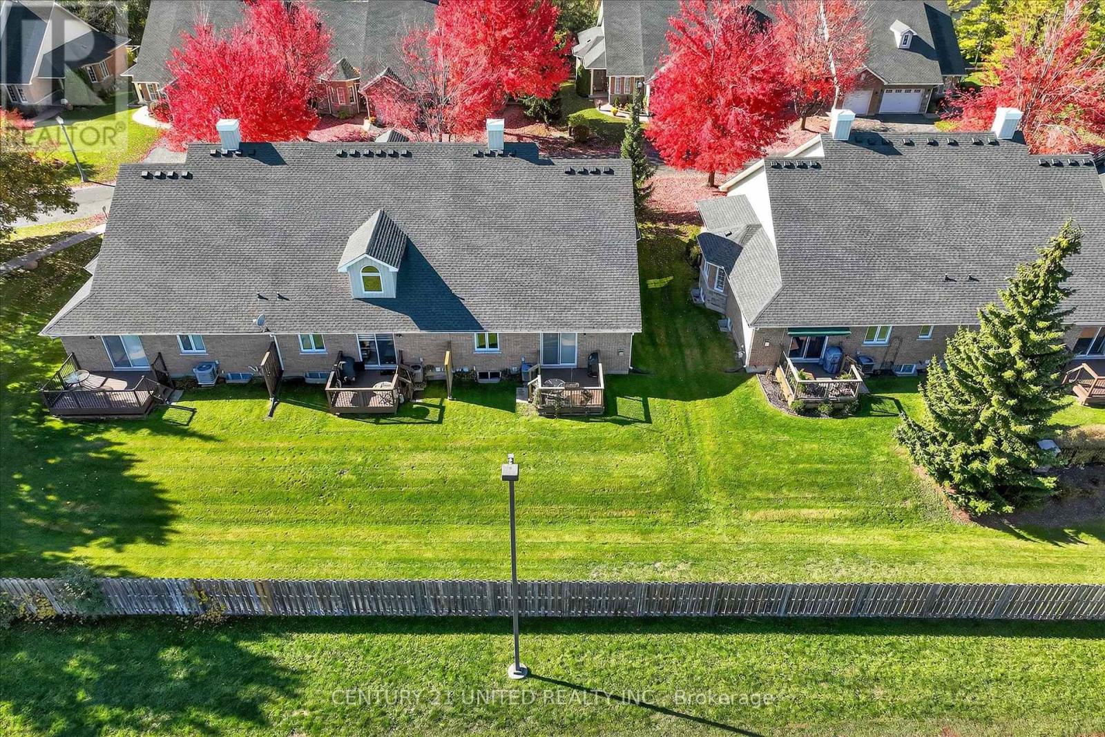 6 Village Crescent, Peterborough (Otonabee Ward 1), Ontario  K9J 8S7 - Photo 28 - X12486284