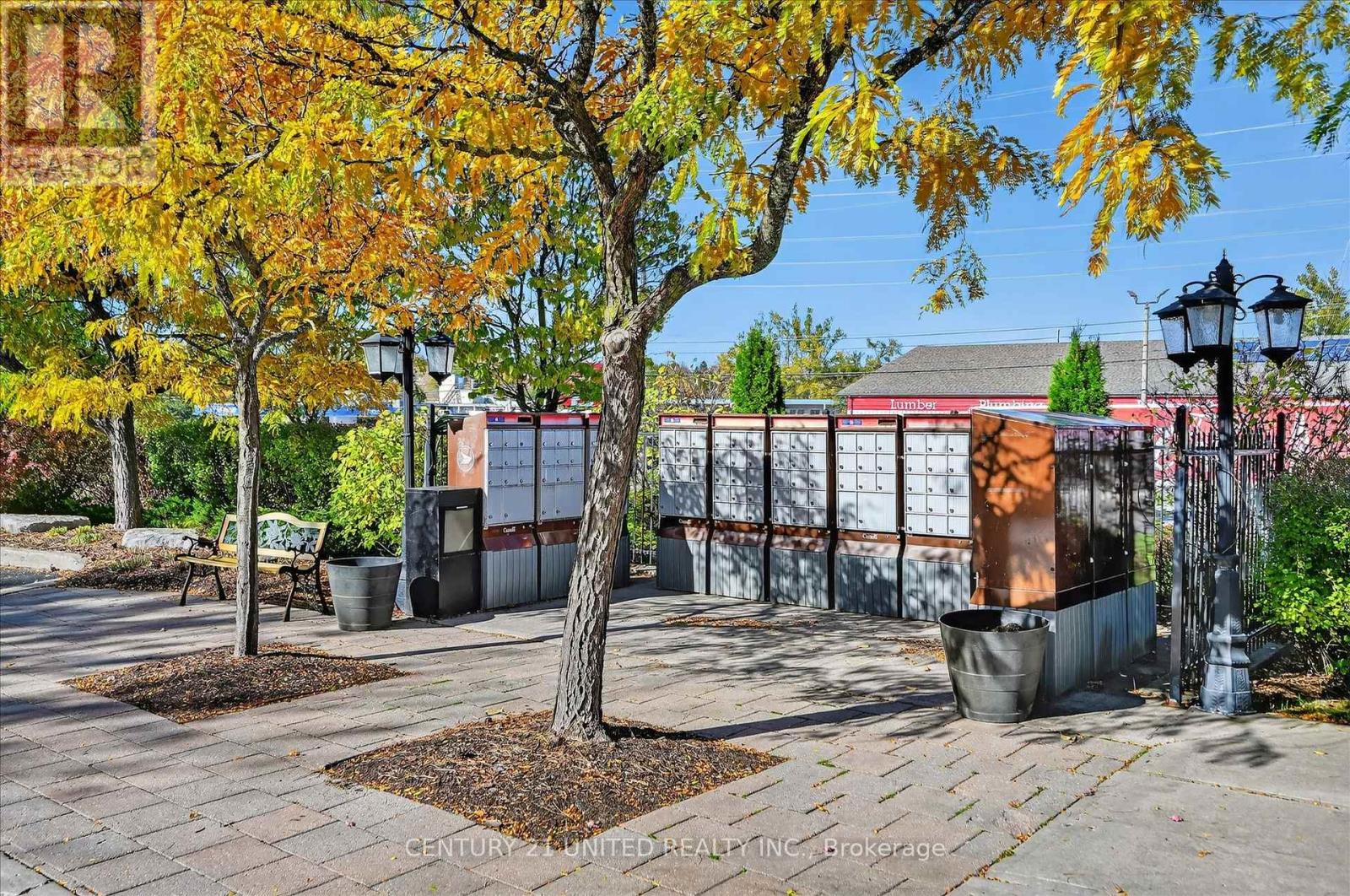 6 Village Crescent, Peterborough (Otonabee Ward 1), Ontario  K9J 8S7 - Photo 33 - X12486284