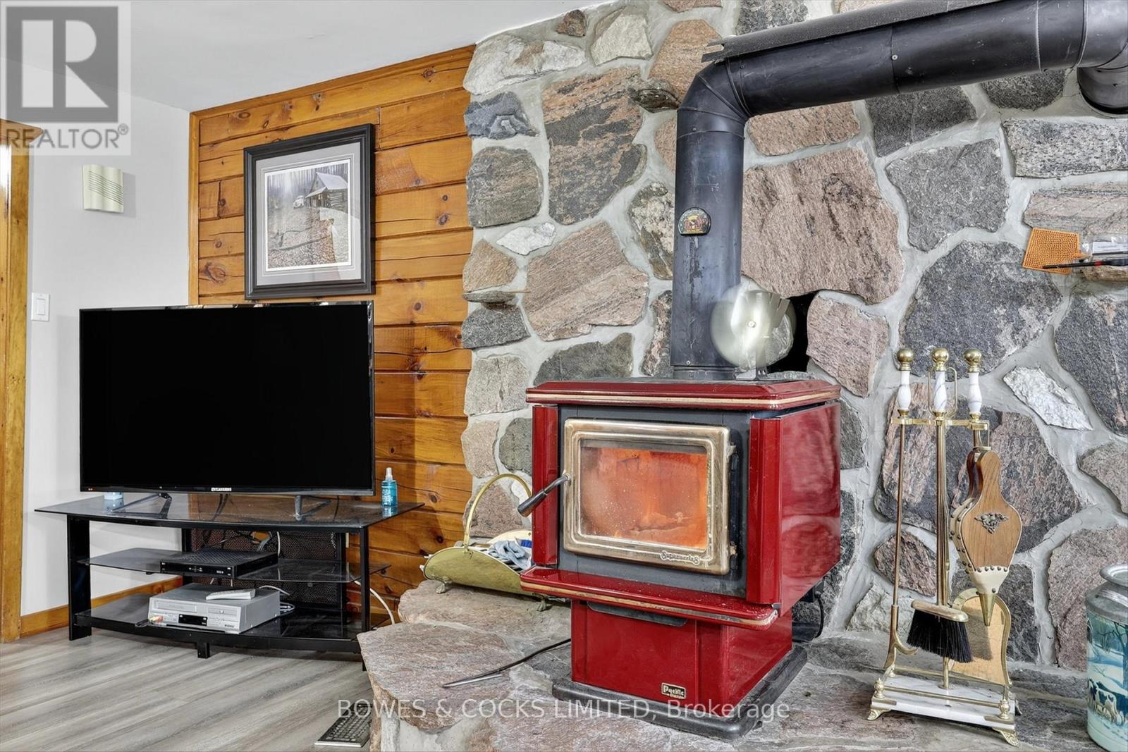 82 Bay Lake Road, Bancroft (Dungannon Ward), Ontario  K0L 2L0 - Photo 9 - X12486525