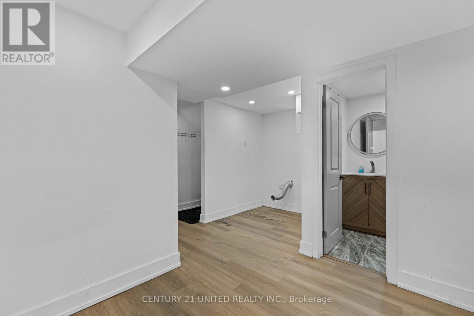 567 O'connell Road, Peterborough (Otonabee Ward 1), Ontario  K9J 4E2 - Photo 18 - X12486645