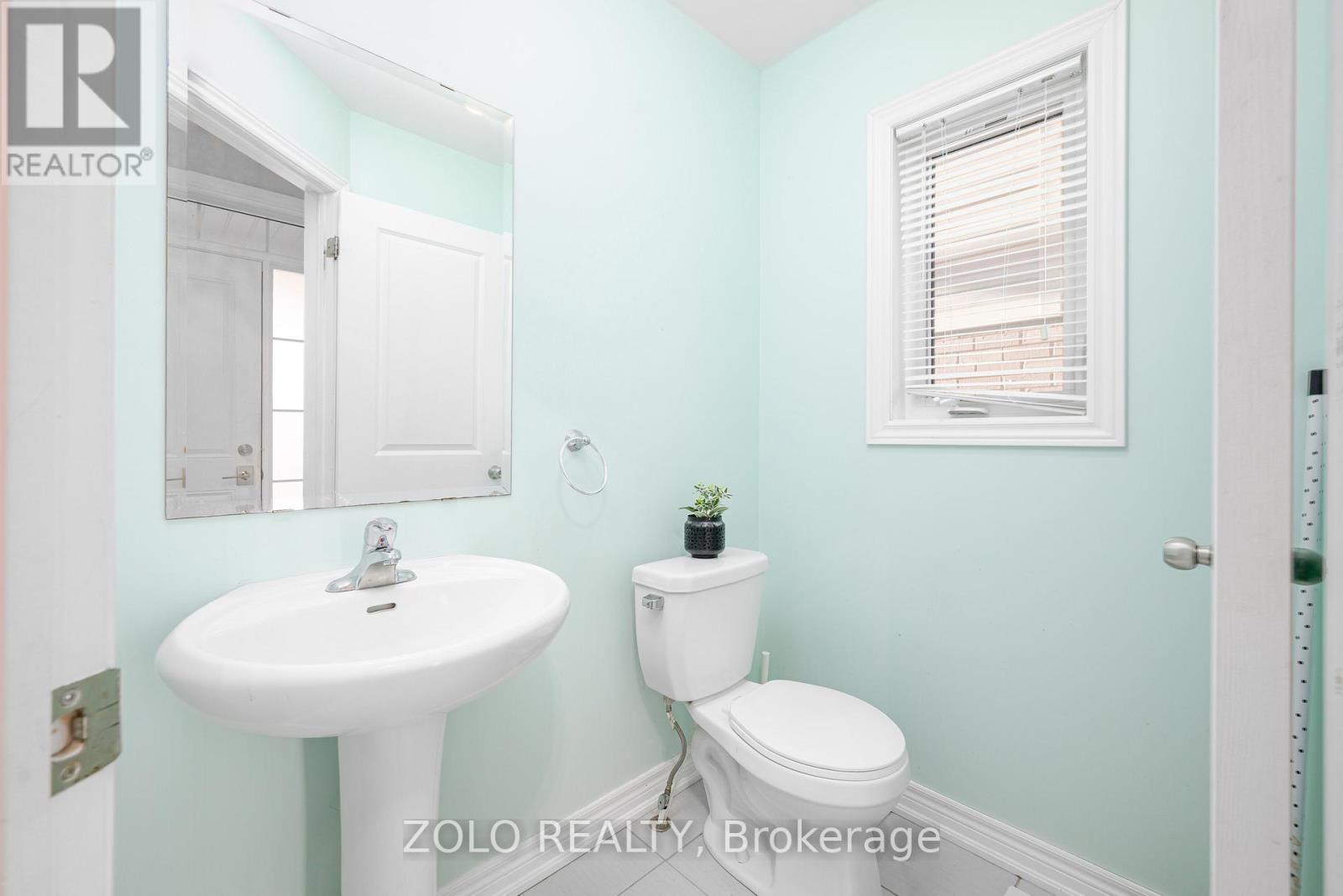 417 Florence Drive, Peterborough (Monaghan Ward 2), Ontario  K9J 0H7 - Photo 5 - X12487024