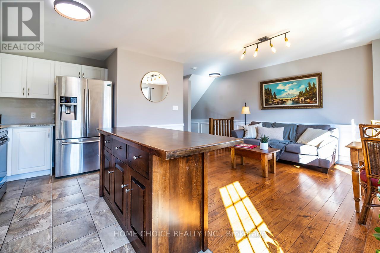 912 Broadway Boulevard, Peterborough (Northcrest Ward 5), Ontario  K9H 0G8 - Photo 12 - X12487154