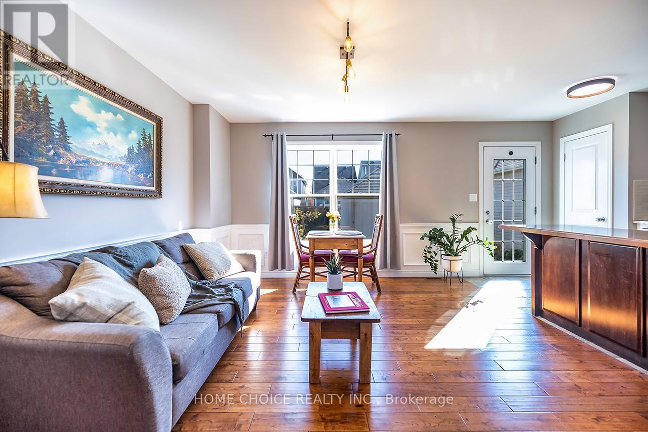 912 Broadway Boulevard, Peterborough (Northcrest Ward 5), Ontario  K9H 0G8 - Photo 13 - X12487154