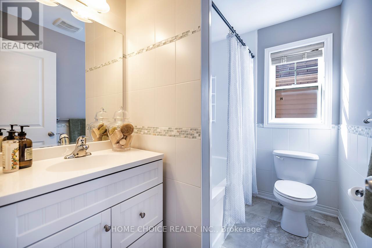 912 Broadway Boulevard, Peterborough (Northcrest Ward 5), Ontario  K9H 0G8 - Photo 22 - X12487154