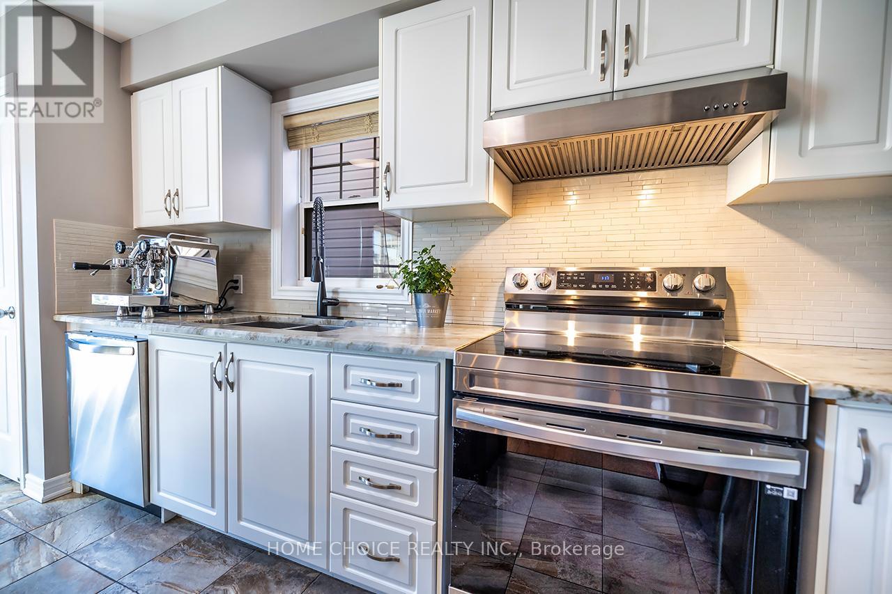 912 Broadway Boulevard, Peterborough (Northcrest Ward 5), Ontario  K9H 0G8 - Photo 7 - X12487154