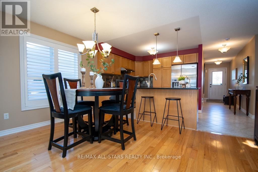 43 Thrushwood Trail, Kawartha Lakes (Lindsay), Ontario  K9V 0B2 - Photo 10 - X12487710