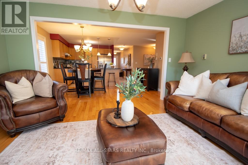 43 Thrushwood Trail, Kawartha Lakes (Lindsay), Ontario  K9V 0B2 - Photo 8 - X12487710