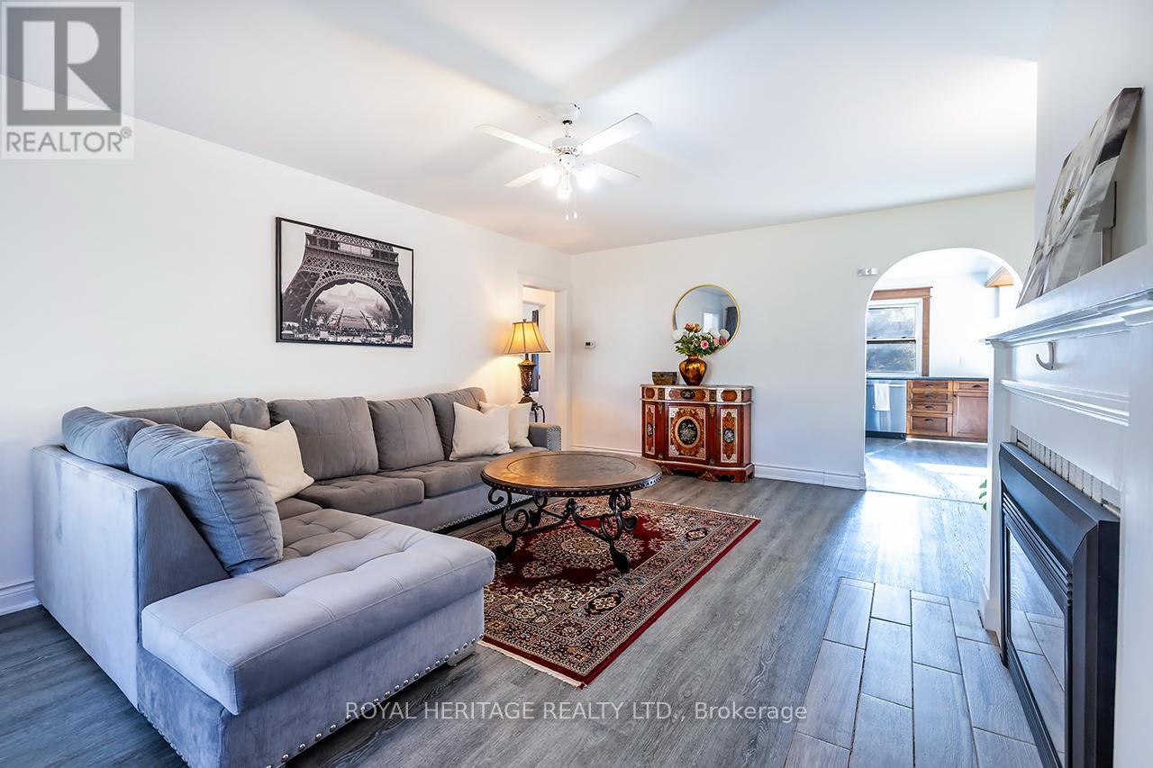 5 Roosevelt Street, Kawartha Lakes (Lindsay), Ontario  K9V 2X6 - Photo 4 - X12487668