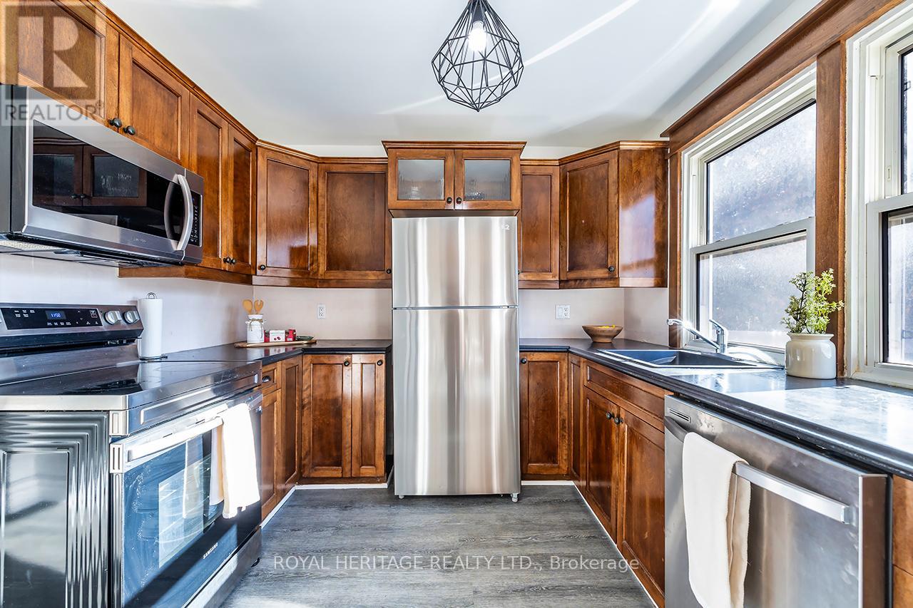 5 Roosevelt Street, Kawartha Lakes (Lindsay), Ontario  K9V 2X6 - Photo 9 - X12487668