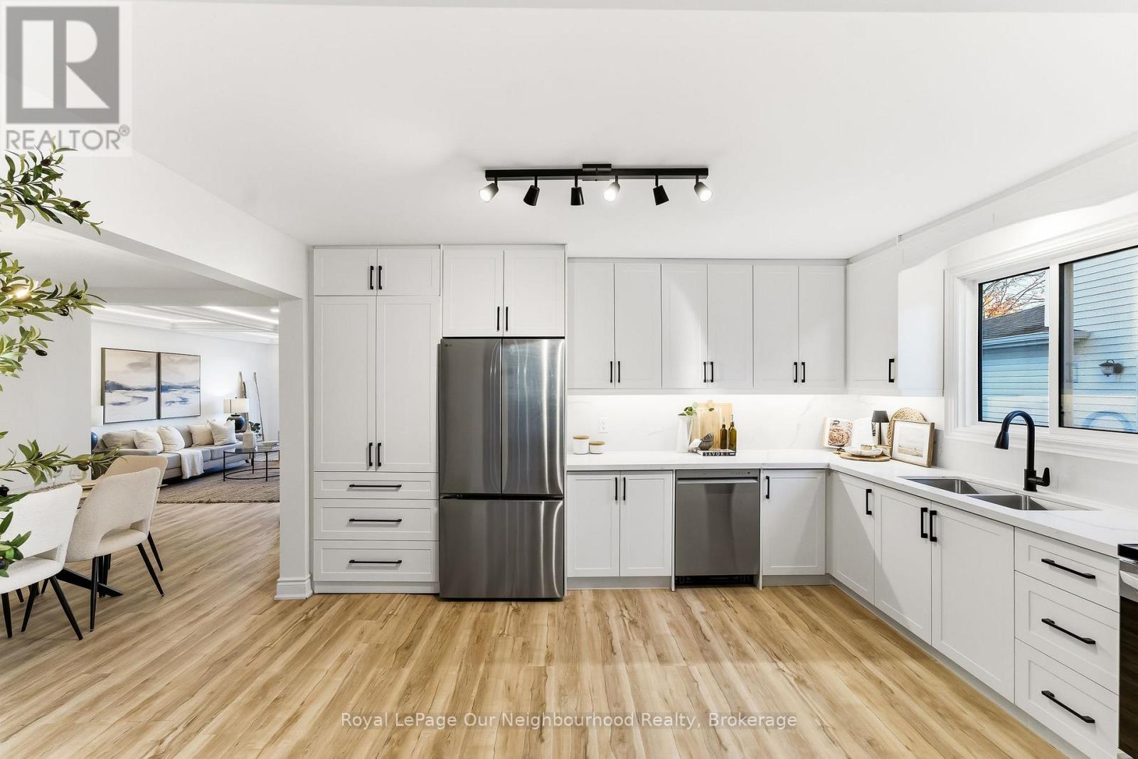 2552 Farmcrest Avenue, Peterborough (Ashburnham Ward 4), Ontario  K9L 1H7 - Photo 15 - X12487838