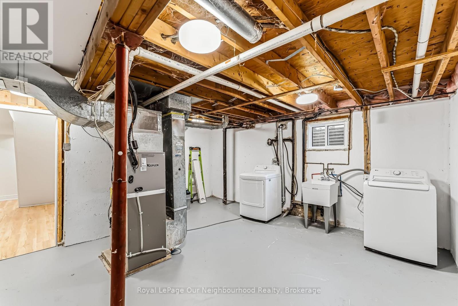 2552 Farmcrest Avenue, Peterborough (Ashburnham Ward 4), Ontario  K9L 1H7 - Photo 38 - X12487838