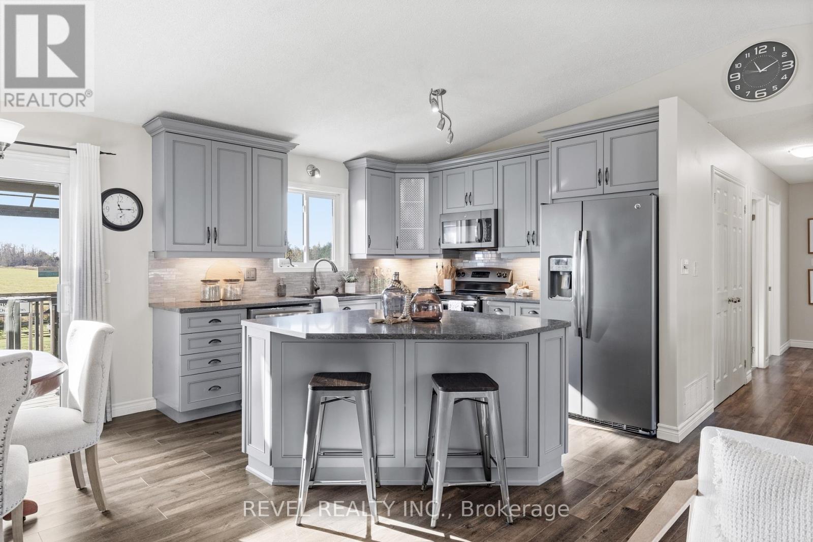 443 Tower Road, Kawartha Lakes (Lindsay), Ontario  K9V 4R4 - Photo 12 - X12487916