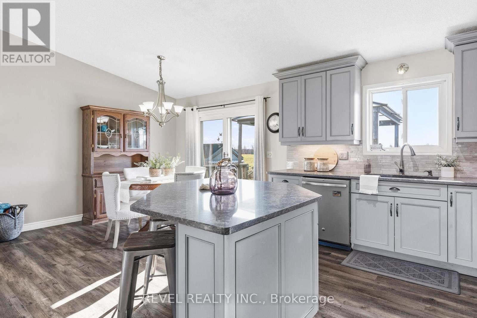 443 Tower Road, Kawartha Lakes (Lindsay), Ontario  K9V 4R4 - Photo 14 - X12487916