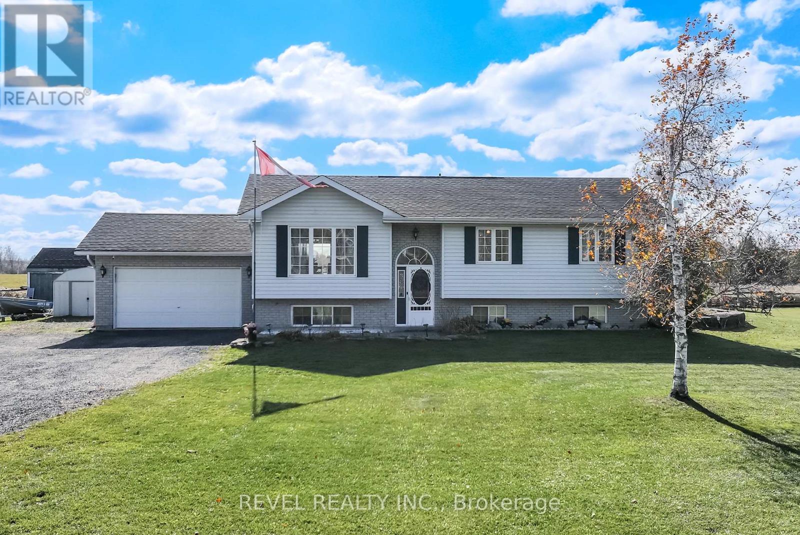 443 Tower Road, Kawartha Lakes (Lindsay), Ontario  K9V 4R4 - Photo 2 - X12487916