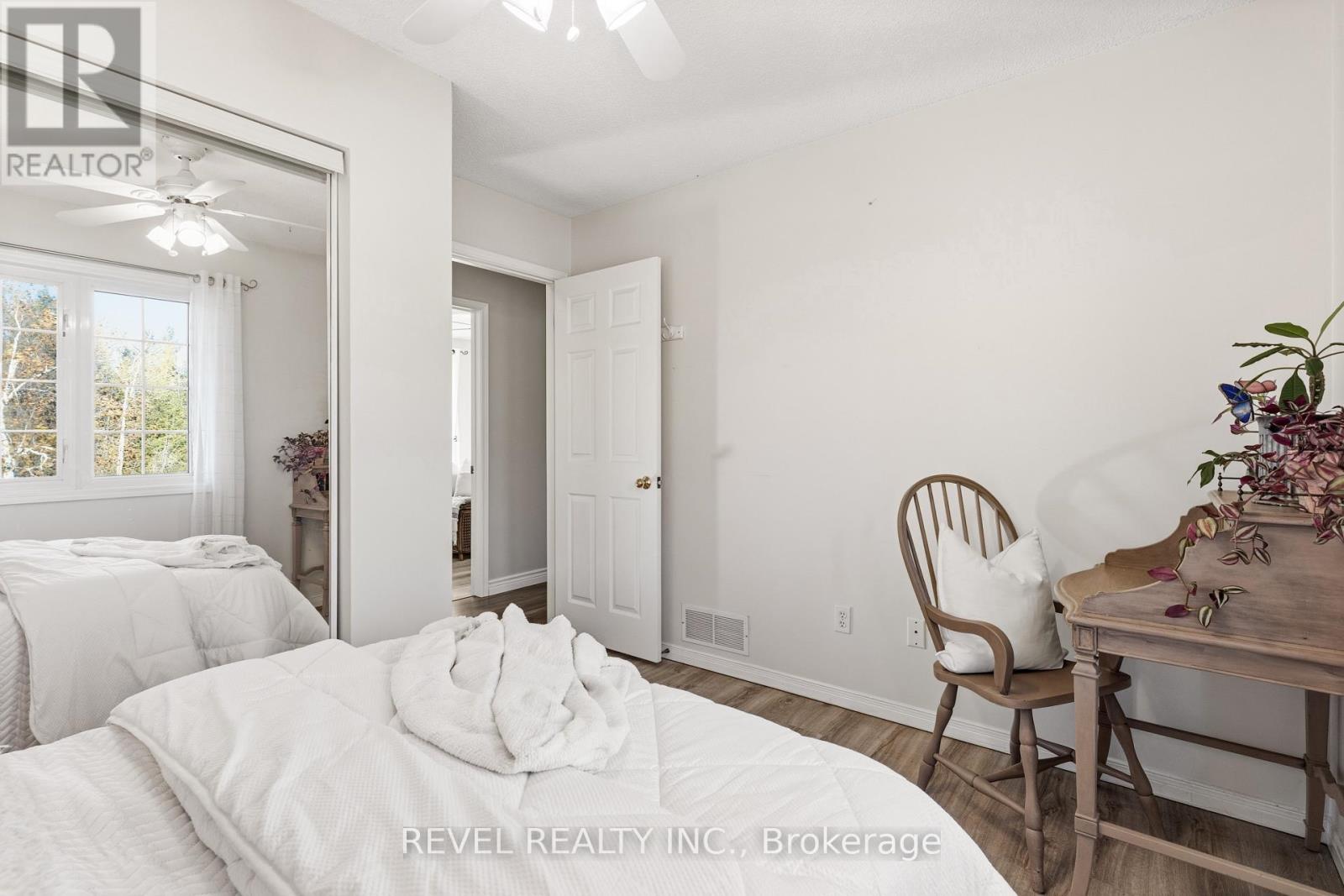 443 Tower Road, Kawartha Lakes (Lindsay), Ontario  K9V 4R4 - Photo 21 - X12487916