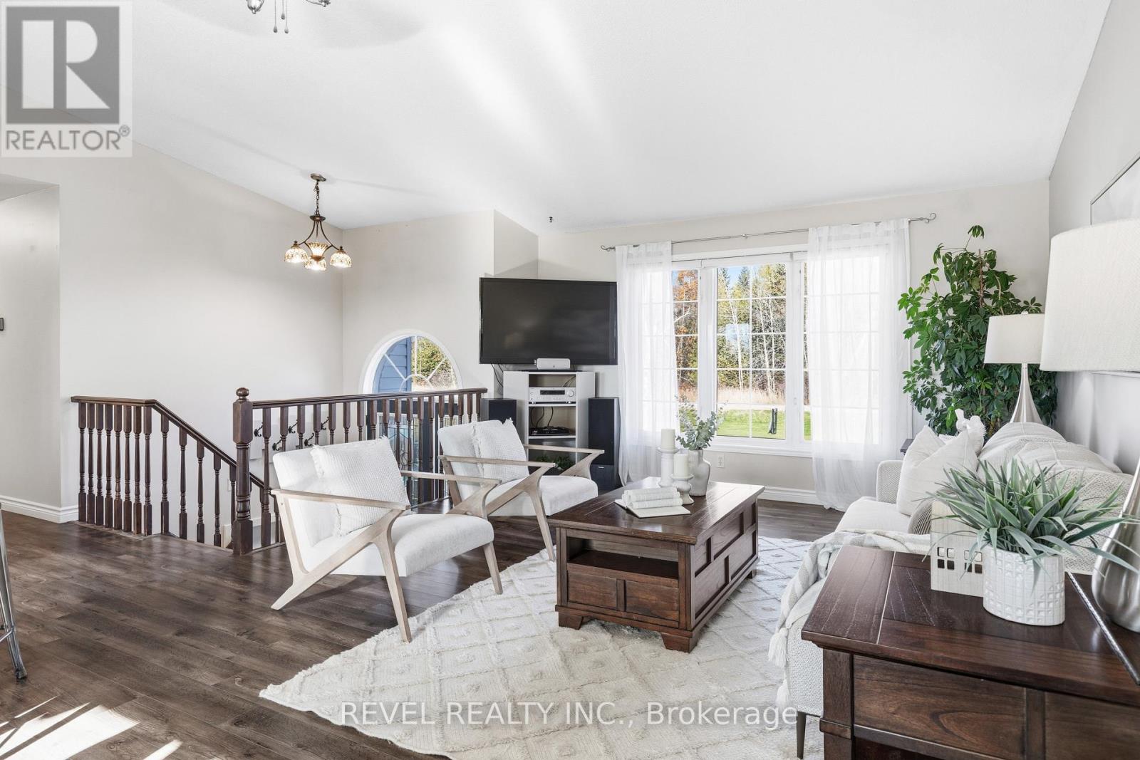 443 Tower Road, Kawartha Lakes (Lindsay), Ontario  K9V 4R4 - Photo 7 - X12487916