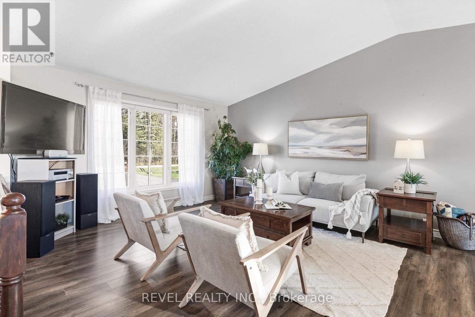 443 Tower Road, Kawartha Lakes (Lindsay), Ontario  K9V 4R4 - Photo 9 - X12487916