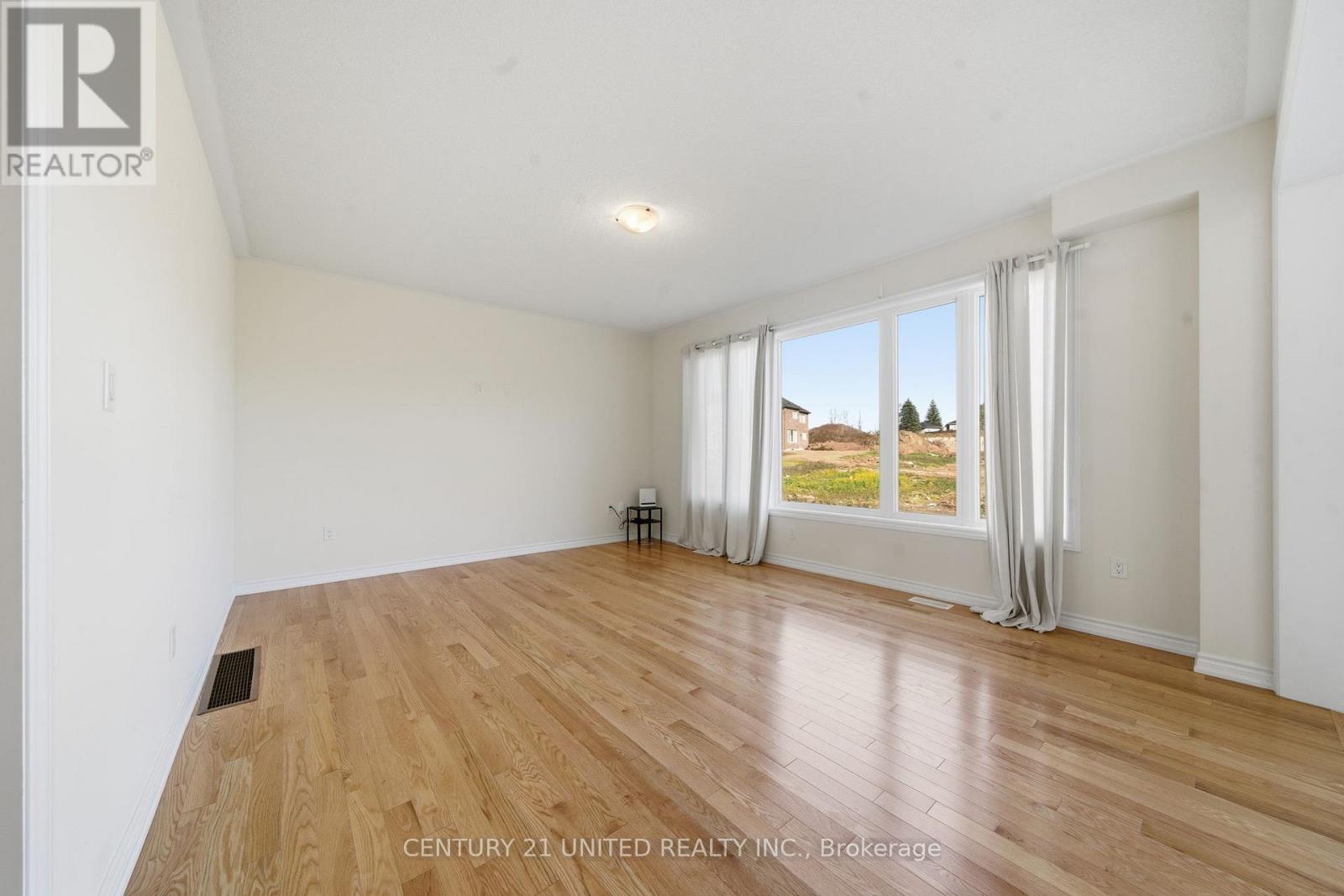 45 Golden Meadows Drive, Otonabee-South Monaghan, Ontario  K9J 0K8 - Photo 10 - X12488010