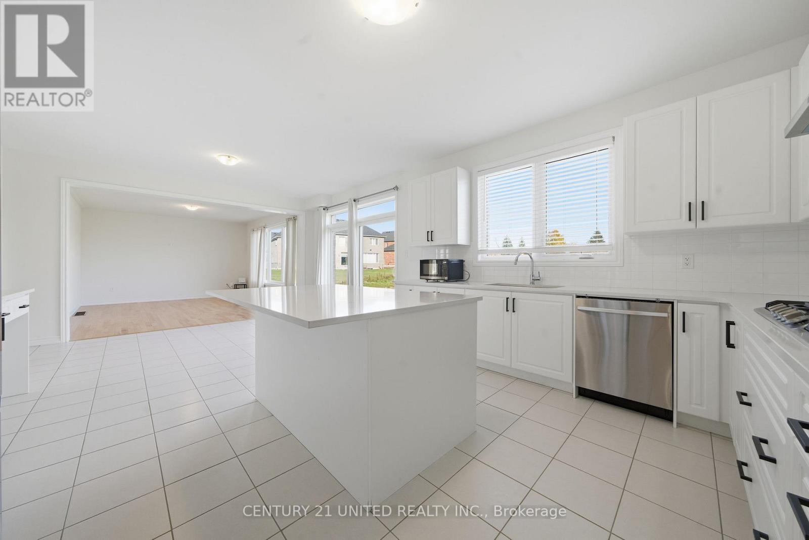 45 Golden Meadows Drive, Otonabee-South Monaghan, Ontario  K9J 0K8 - Photo 4 - X12488010