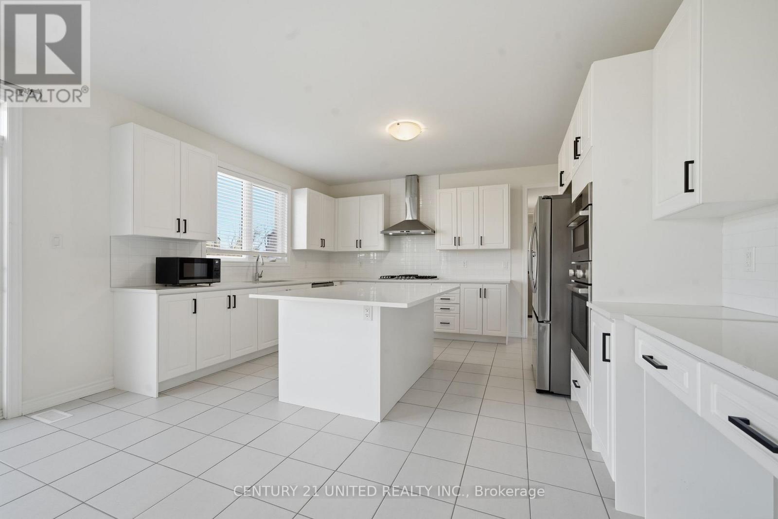 45 Golden Meadows Drive, Otonabee-South Monaghan, Ontario  K9J 0K8 - Photo 5 - X12488010