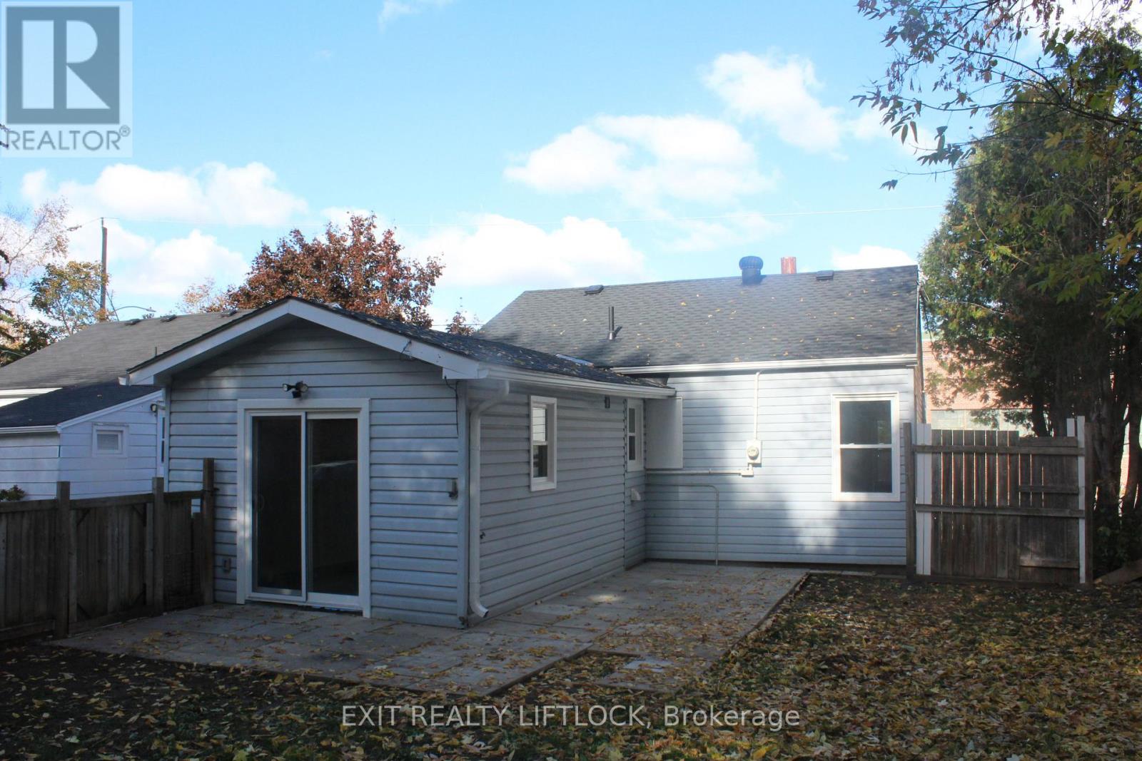 539 Albert Street, Peterborough (Town Ward 3), Ontario  K9J 4N7 - Photo 14 - X12489886