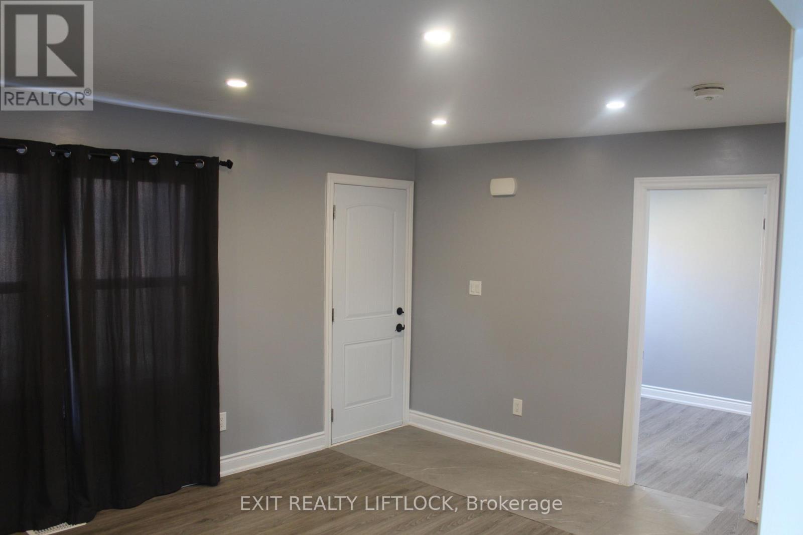 539 Albert Street, Peterborough (Town Ward 3), Ontario  K9J 4N7 - Photo 6 - X12489886