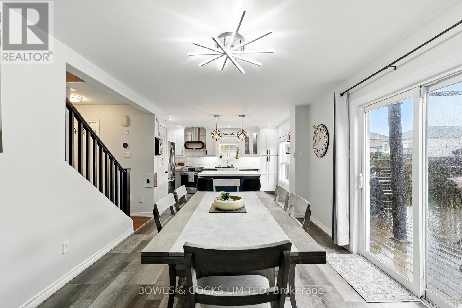 210 Farrier Crescent, Peterborough (Northcrest Ward 5), Ontario  K9L 0A6 - Photo 11 - X12489970