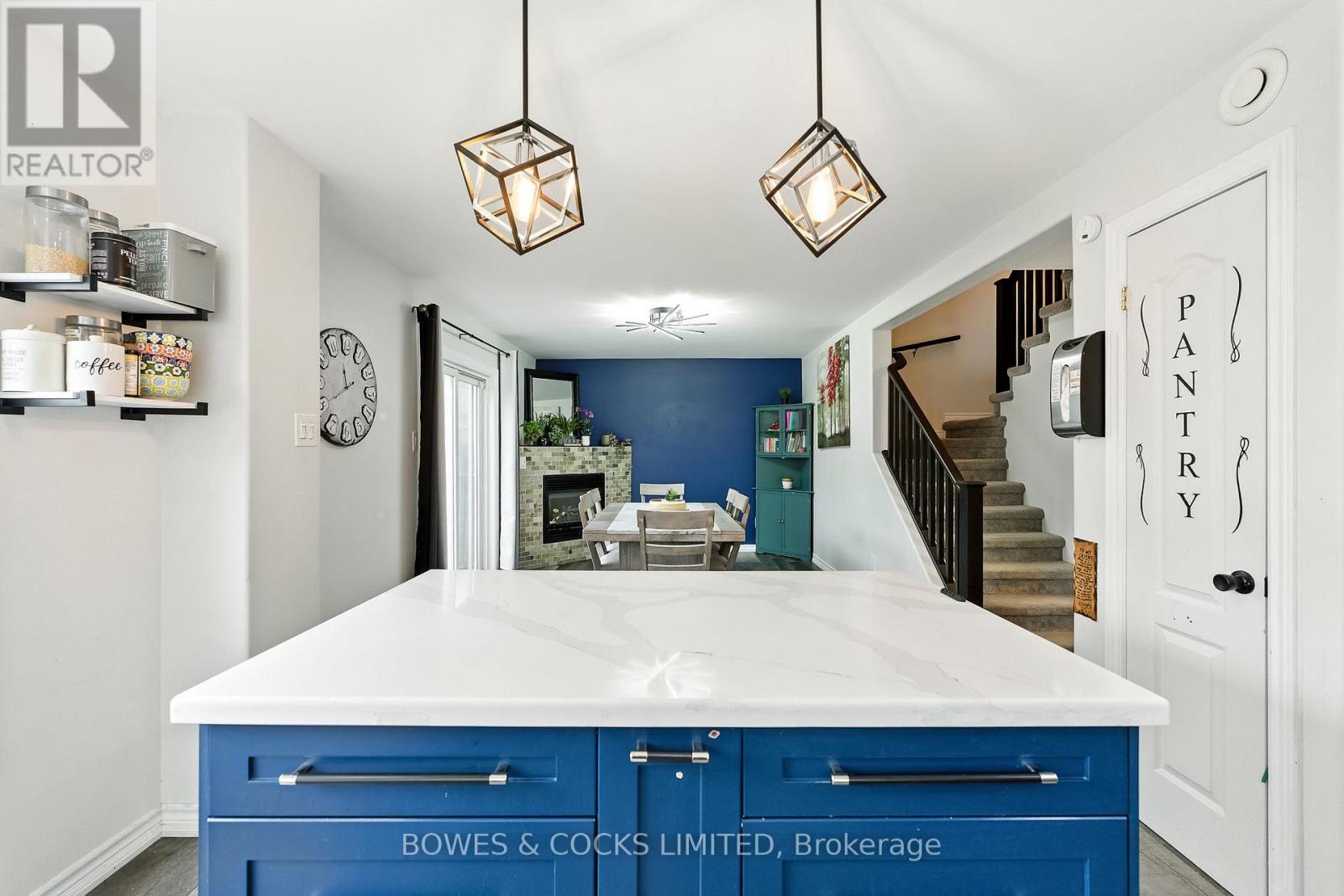 210 Farrier Crescent, Peterborough (Northcrest Ward 5), Ontario  K9L 0A6 - Photo 15 - X12489970