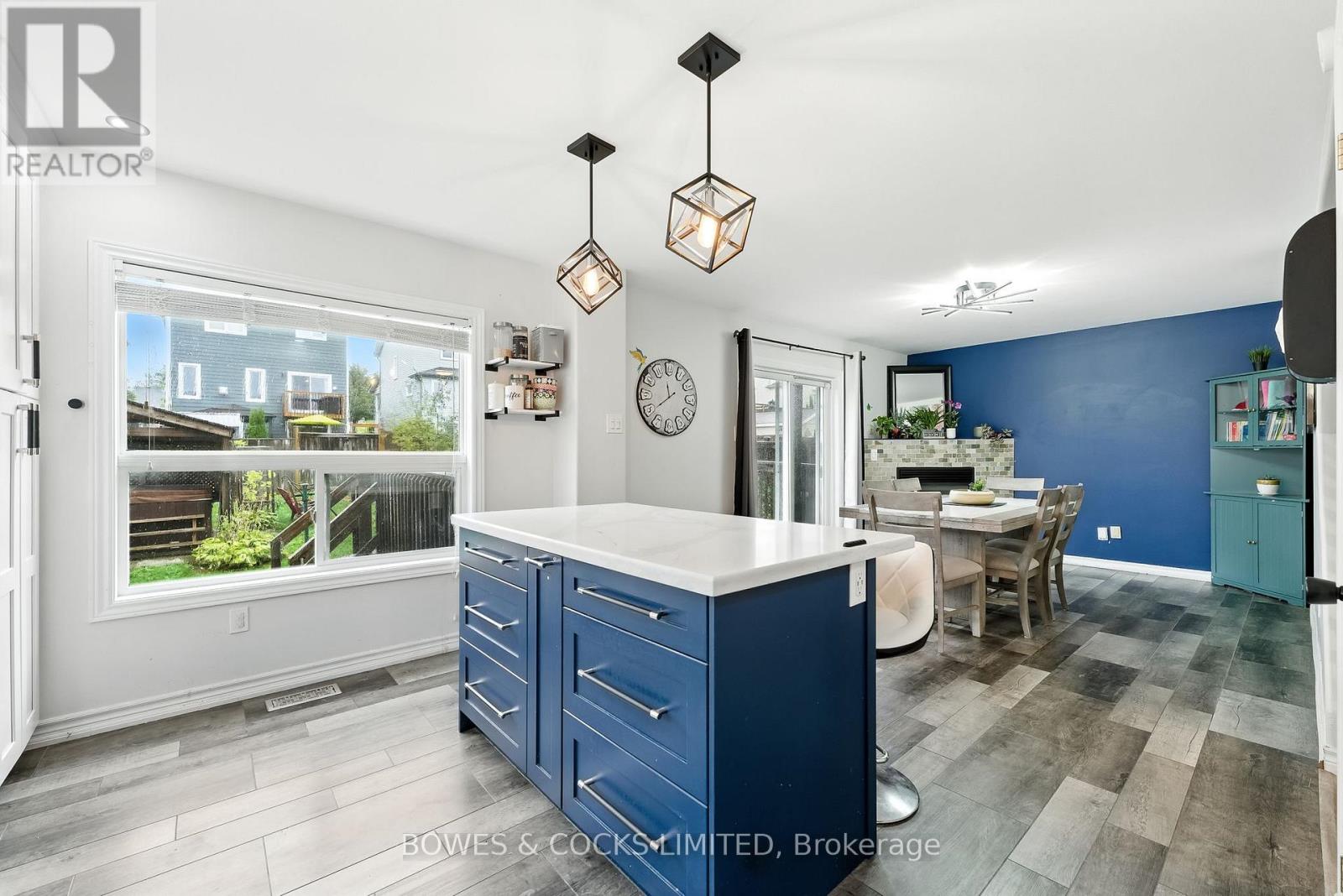 210 Farrier Crescent, Peterborough (Northcrest Ward 5), Ontario  K9L 0A6 - Photo 16 - X12489970