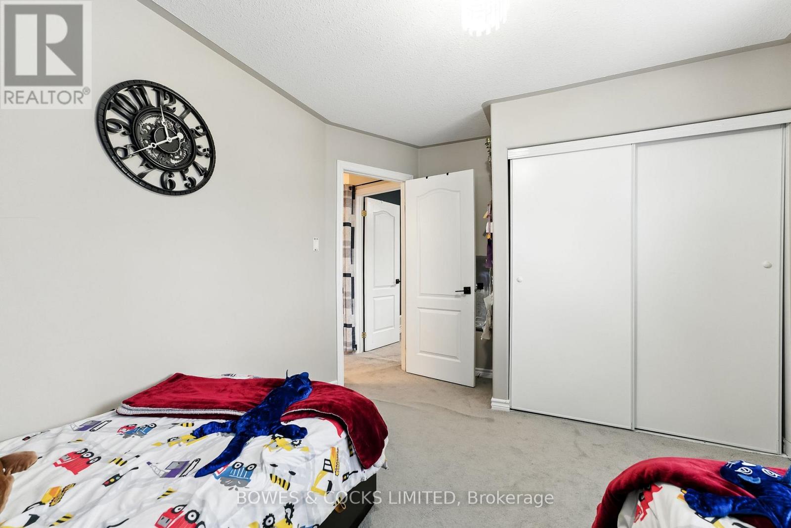 210 Farrier Crescent, Peterborough (Northcrest Ward 5), Ontario  K9L 0A6 - Photo 22 - X12489970