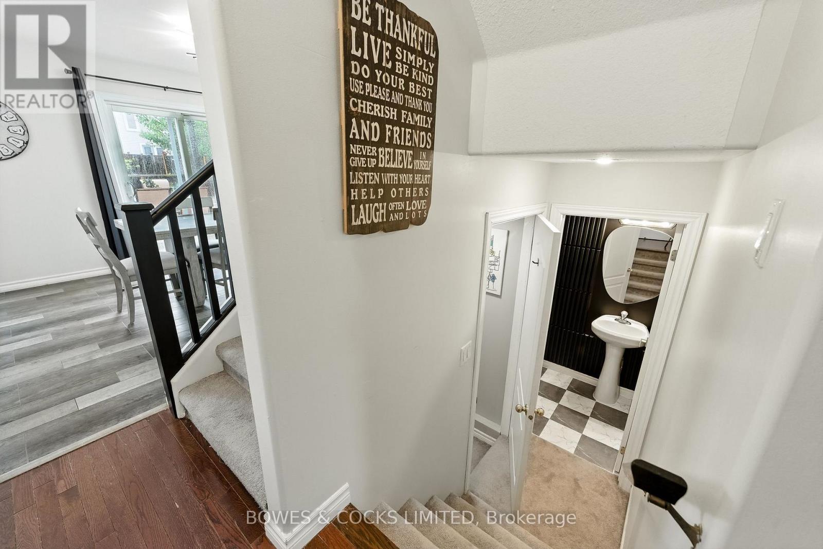 210 Farrier Crescent, Peterborough (Northcrest Ward 5), Ontario  K9L 0A6 - Photo 28 - X12489970