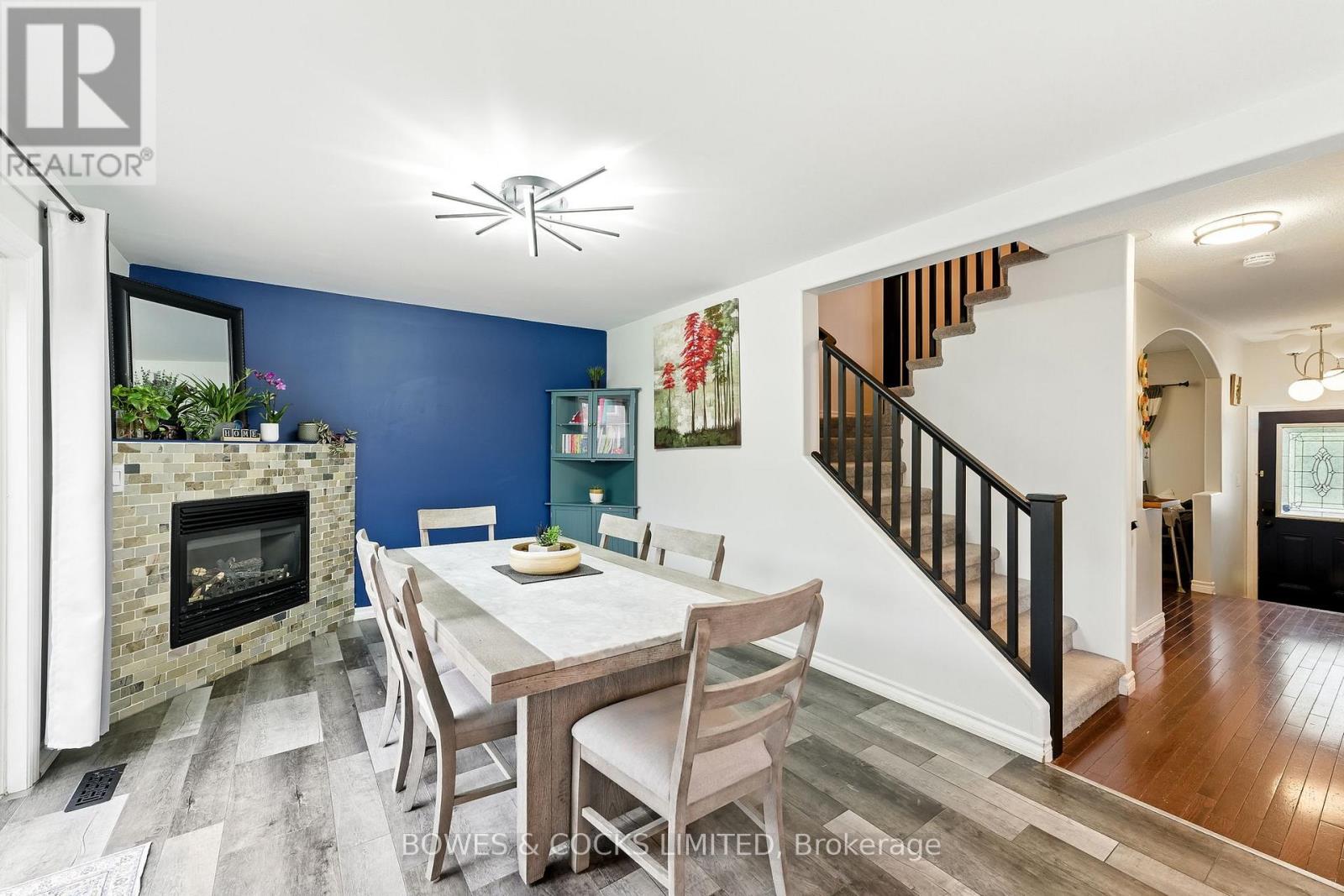 210 Farrier Crescent, Peterborough (Northcrest Ward 5), Ontario  K9L 0A6 - Photo 8 - X12489970