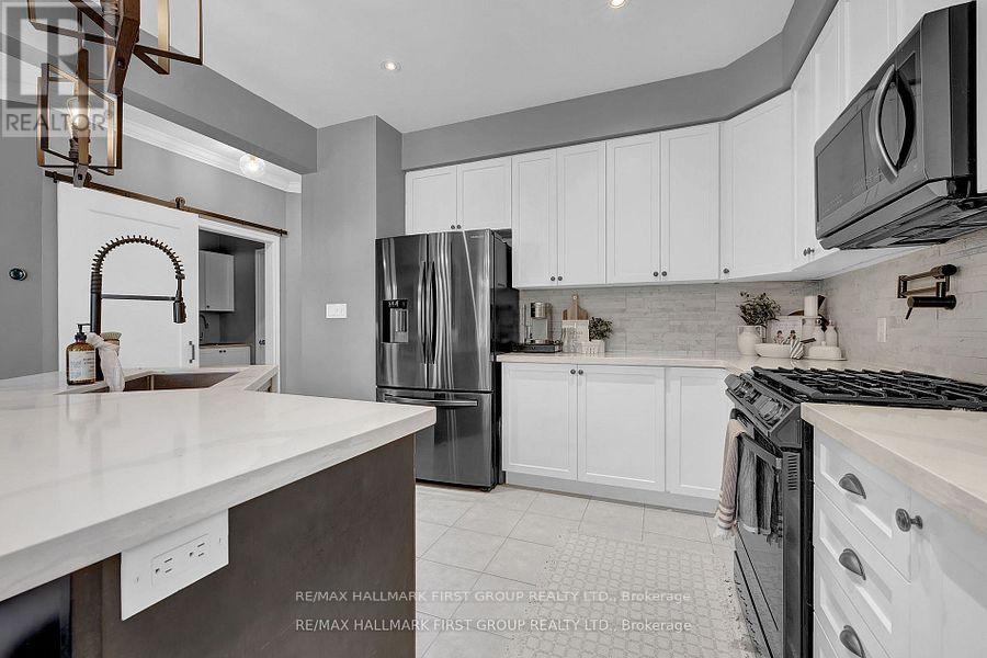 7 Primeau Crescent, Kawartha Lakes (Lindsay), Ontario  K9V 0M6 - Photo 10 - X12490448