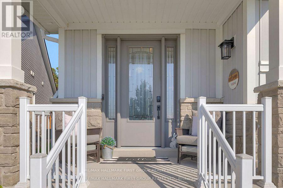 7 Primeau Crescent, Kawartha Lakes (Lindsay), Ontario  K9V 0M6 - Photo 2 - X12490448