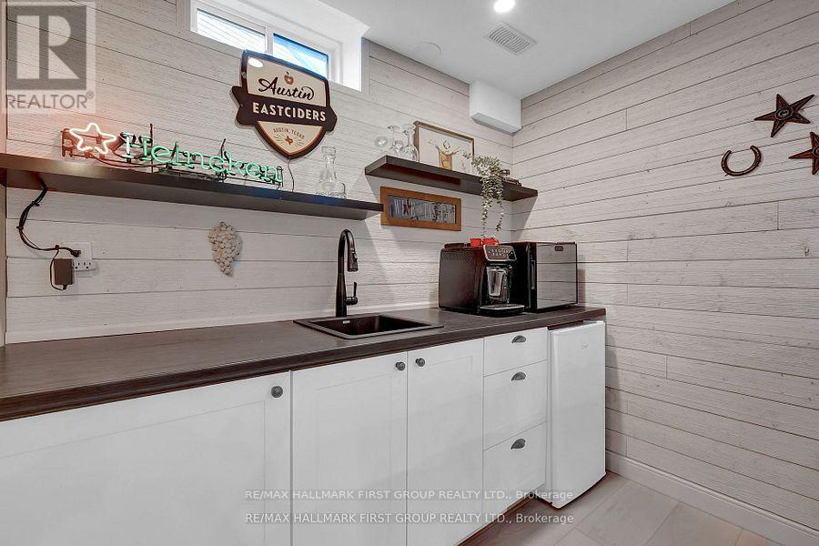 7 Primeau Crescent, Kawartha Lakes (Lindsay), Ontario  K9V 0M6 - Photo 35 - X12490448