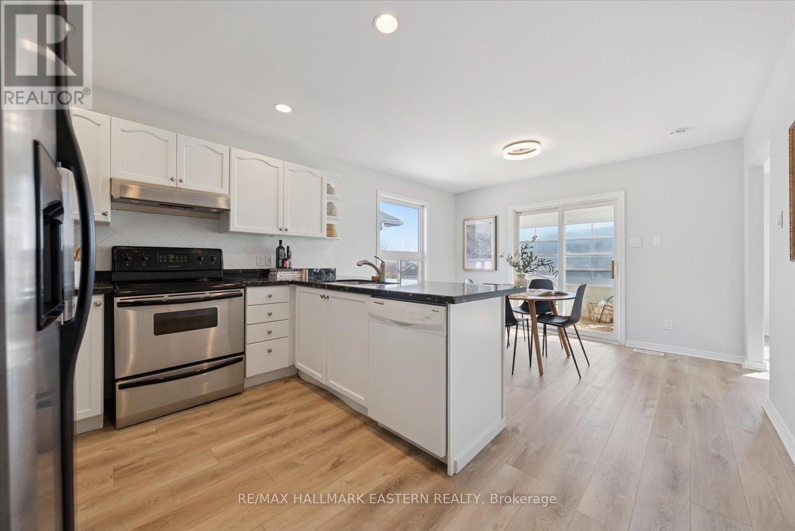 2431 Marsdale Drive, Peterborough (Ashburnham Ward 4), Ontario  K9L 1Z3 - Photo 10 - X12490720