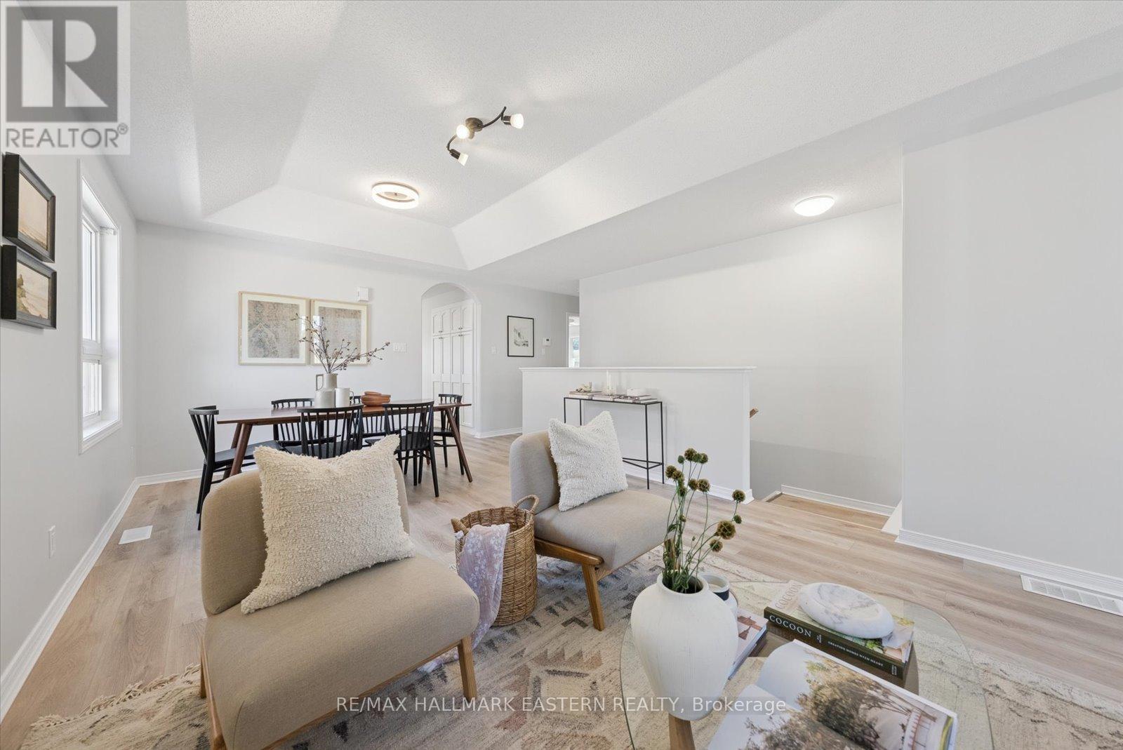 2431 Marsdale Drive, Peterborough (Ashburnham Ward 4), Ontario  K9L 1Z3 - Photo 5 - X12490720