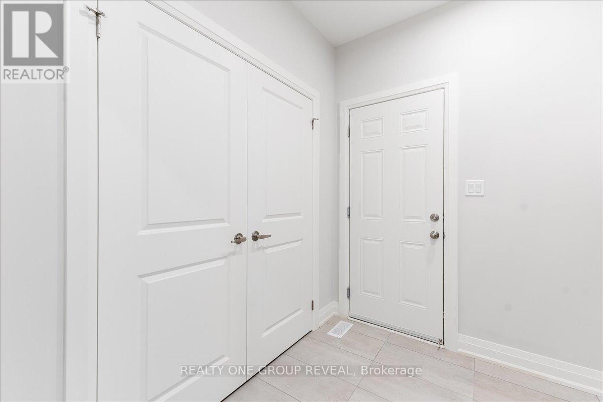 1054 Rippingale Trail, Peterborough (Northcrest Ward 5), Ontario  K9H 0J8 - Photo 19 - X12492350